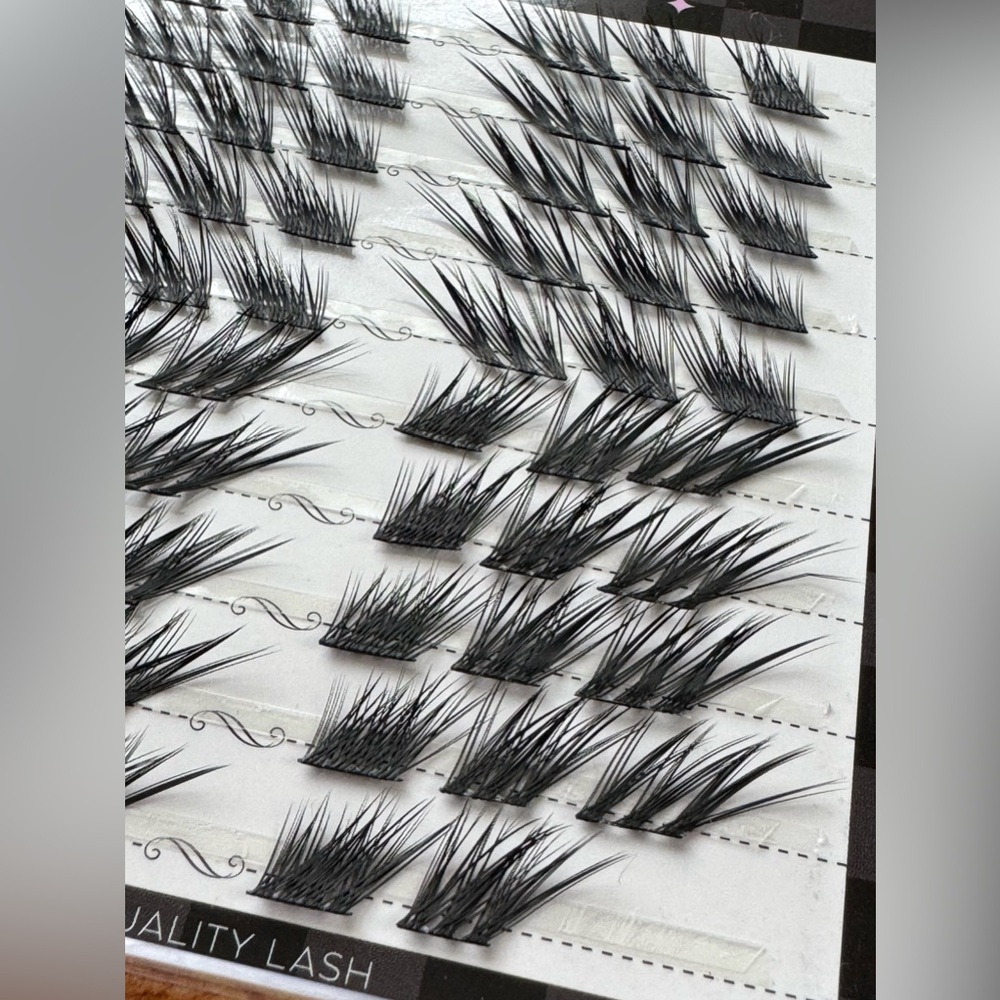 Brand New Lash Set - Picture 2 of 3